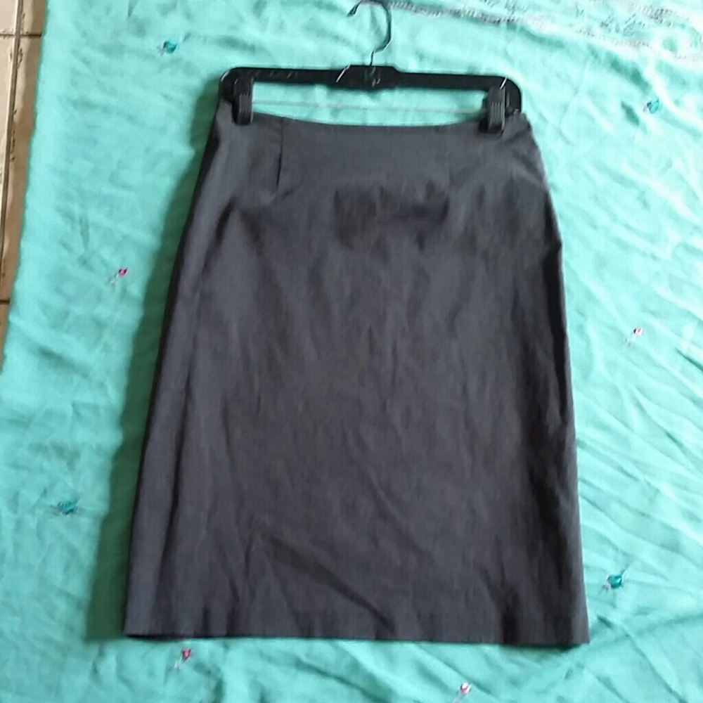Grey stretch pencil skirt